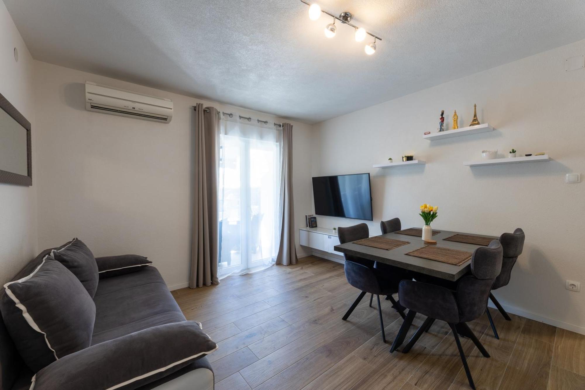 Apartments Bilopavlovic Kaštela Εξωτερικό φωτογραφία